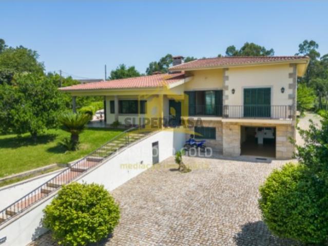 Moradia T4 em Amares Conforto, Espaço e Excelente Localização