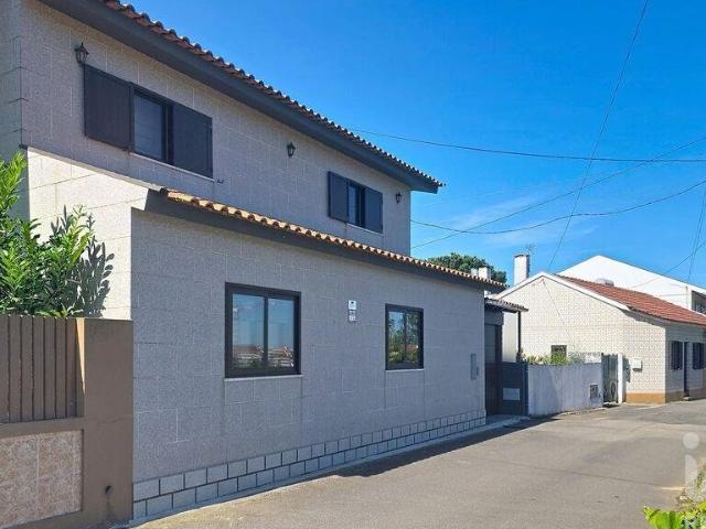 Moradia térrea T4 em Avanca de 140 m² 140m² Avanca
