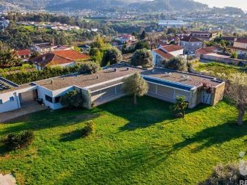 Moradia térrea T4 em Bairro de 262,45 m² 262m² Bairro