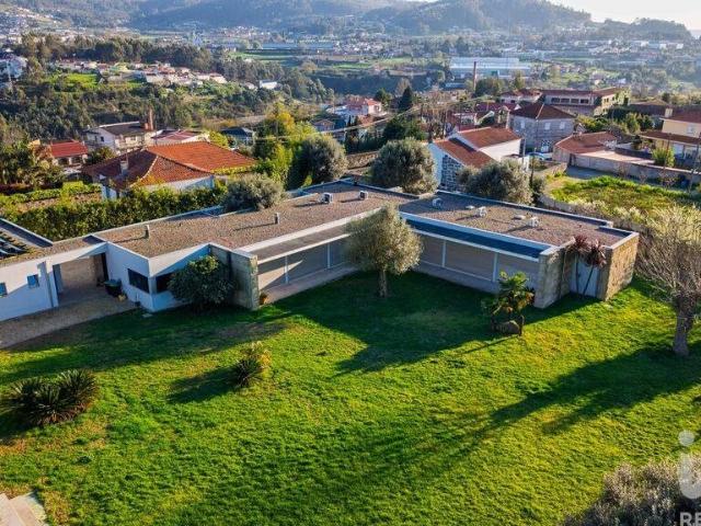 Moradia térrea T4 em Bairro de 262,45 m² 262m² Bairro