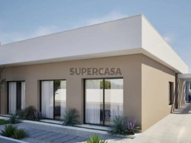 Moradia térrea T4 em Fernão Ferro, Seixal | Em Construção