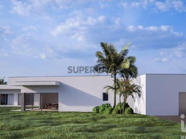 Moradia térrea T4 em Guia, Ilha e Mata Mourisca de 349,59 m²