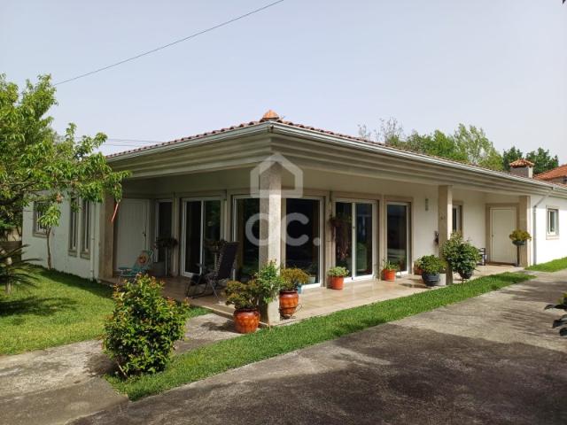 Moradia Térrea T4 em Palmeira, Santo Tirso