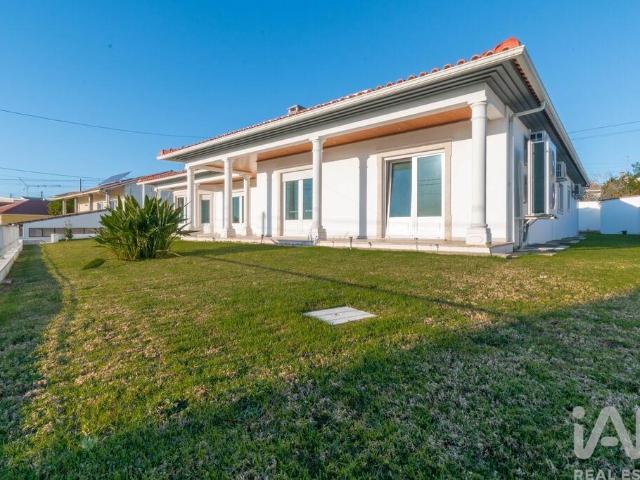 Moradia térrea T4 em Regueira de Pontes de 230,5 m² 230m² Regueira De Pontes
