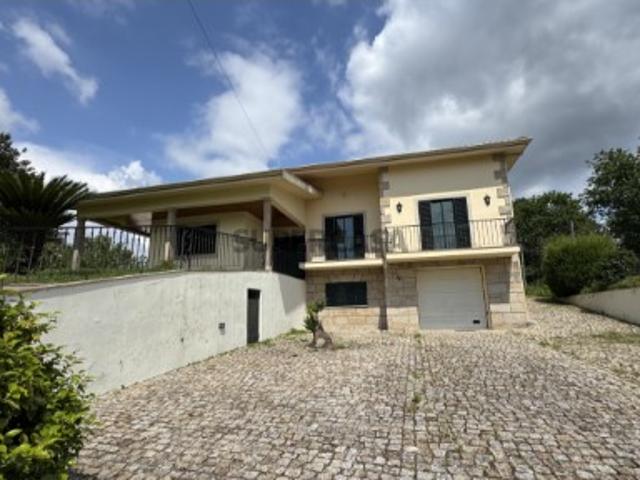Moradia térrea T4 Lago Amares Braga