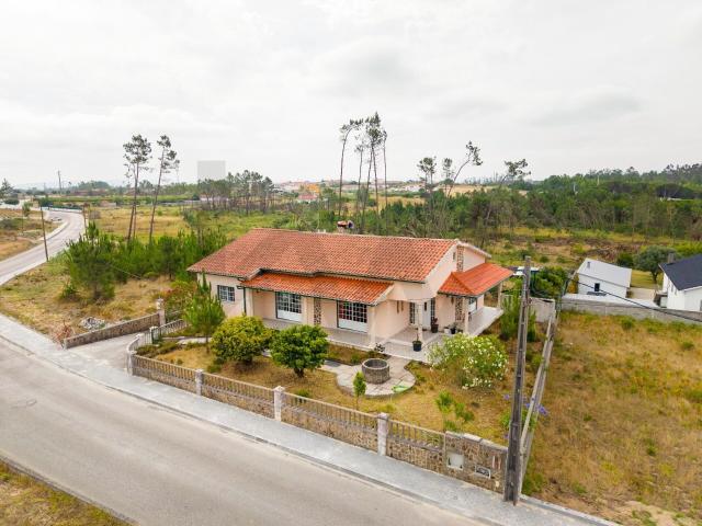Moradia Térrea T4 na Maceira, o refúgio de família entre o campo, a cidade e a praia