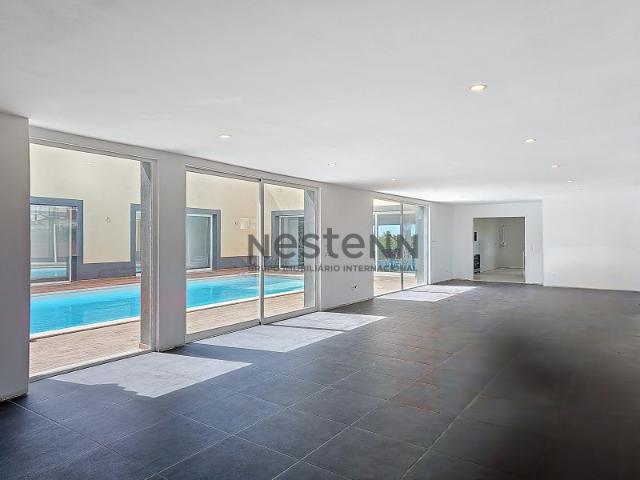 Moradia Térrea T5 com Piscina e Terreno