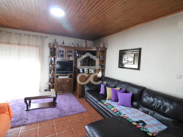 Moradia terrea V3 isolada com 150m² na periferia da cidade