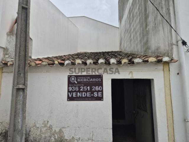 Moradia terrea V1 para fazer 1o andar na Aldeia dos Fernandes