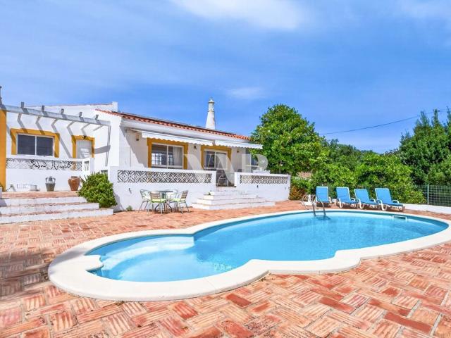Moradia Térrea V4+1 com Piscina, Anexo Independente e Vistas. 240m² Loulé São Sebastião