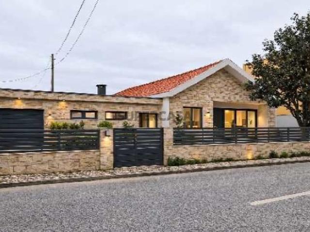 Moradia Térrea V4 Terreno e Armazém, Ordem Marinha Grande