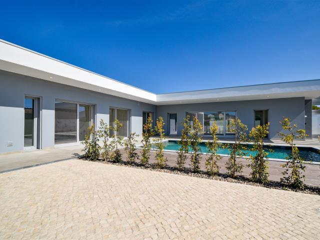 Moradia Térrea V4 no Nadadouro 207m² Nadadouro