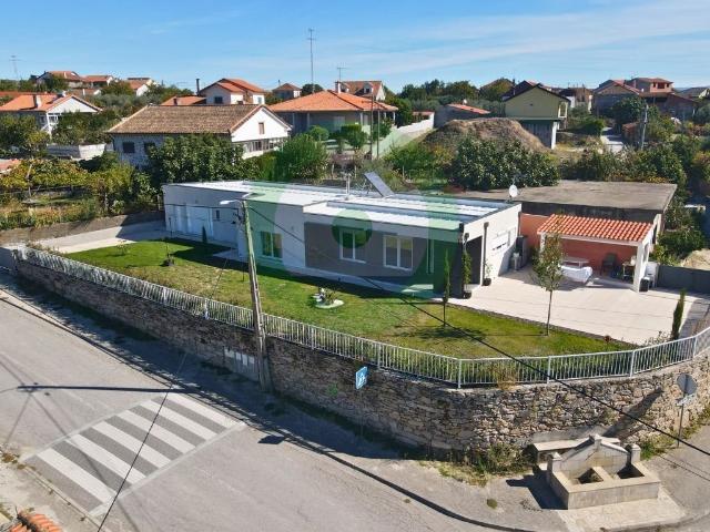 MORADIA TÉRREA À VENDA EM BOUÇOÃES