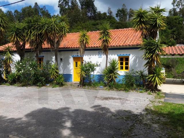 Moradia Térrea com 2,5ha em Monchique – Muita Água, Natureza. 101m² Monchique