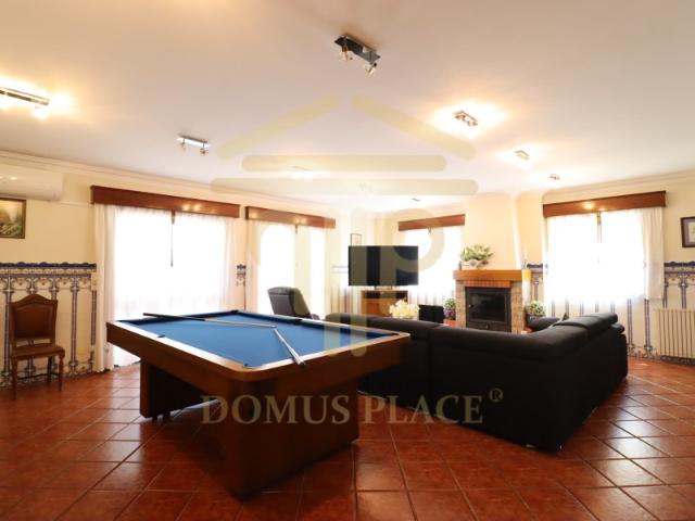 Moradia com Cave, Piscina e Terreno de 1878m² Lavra Vendida totalmente mobilada e equipada