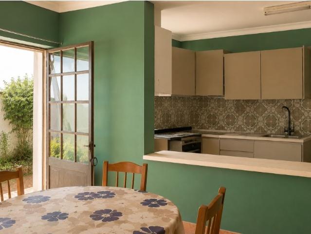 Moradia Térrea com Logradouro Centro Vila