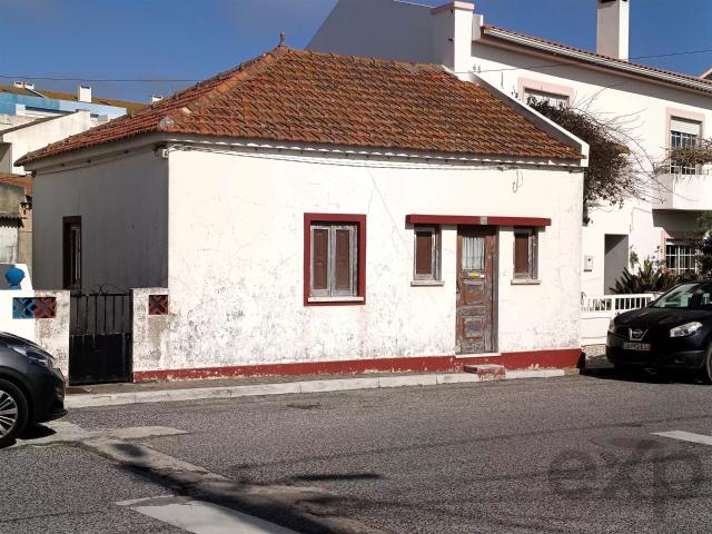 Moradia Térrea com Quintal em Peniche 41m² Peniche