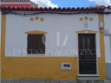 Moradia térrea com quintal na Casa Branca