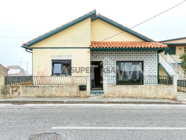 Moradia Térrea com Terreno e Garagem Uma Oportunidade Única perto de Leiria e da Praia