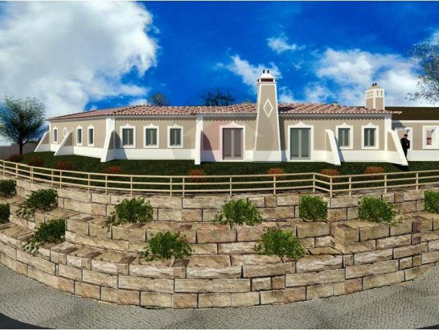 Moradia Térrea de Estilo Tradicional nas Proximidades das Ca. 0m² Salir De Matos