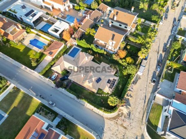 Moradia Térrea T5 com Piscina na Verdizela