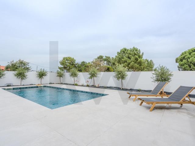 Moradia Térrea e isolada T3 + 1. Piscina. 243,78 m2 de ABC. 209m² Moita
