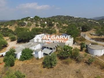 Moradia térrea em zona calma com vista panorâmica de campo e. 415m² Loulé São Clemente
