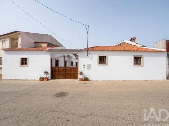 Moradia térrea em Canelas e Fermelã de 144 m²