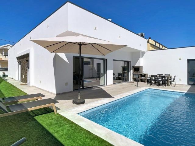 Moradia Térrea Independente T3| piscina e Garagem em Fernão. 114m² Fernão Ferro
