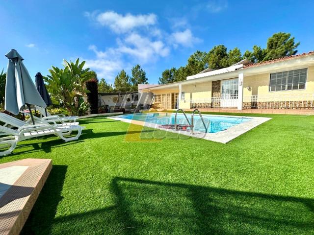 Moradia Térrea isolada com piscina Fernão Ferro