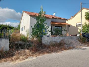 Moradia térrea isolada T3 em Vila Cã, Pombal, com sótão e te. 220m² Vila Cã