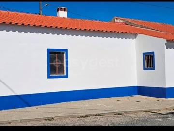 Moradia Térrea localizada no Concelho de Ferreira do Alentejo