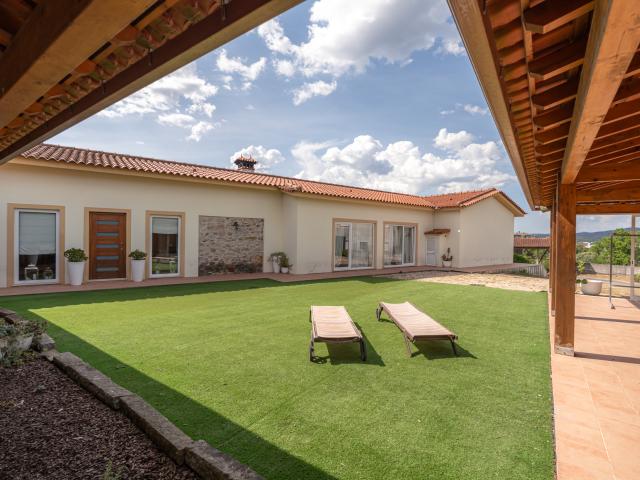 Moradia Térrea Mobilada com Charme Rústico e Conforto Moderno Vila Nova de Poiares Coimbra
