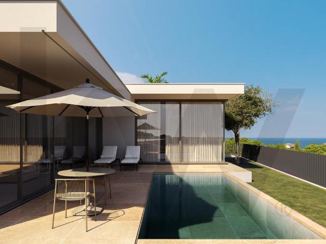 Moradia Térrea Moderna T2 com Piscina Infinita & Vista Mar – Arco da Calheta
