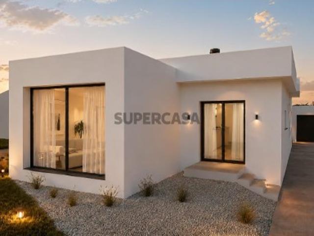 MORADIA TÉRREA NA LOURINHÃ COM 3 QUARTOS E 400 M² DE TERRENO 375.000 €