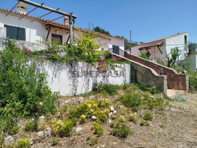 Moradia térrea para recuperar com 85 m², São Brás de Alportel, Algarve