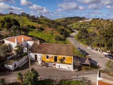 Moradia Térrea Para Recuperar Serro da Alta Mora