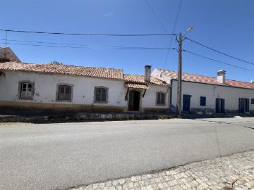 Moradia Térrea para Reabilitação em Azóia de Baixo 160m² Achete, Azóia de Baixo e Póvoa de Santarém