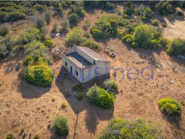 Moradia térrea para reabilitar na Centeeira, Paderne Albufeira, Negociável!