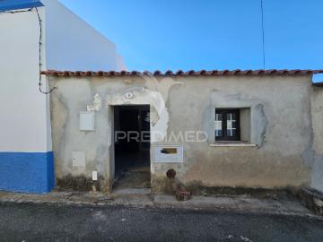 Moradia Térrea para Remodelar na Aldeia das Piçarras, Castro Verde