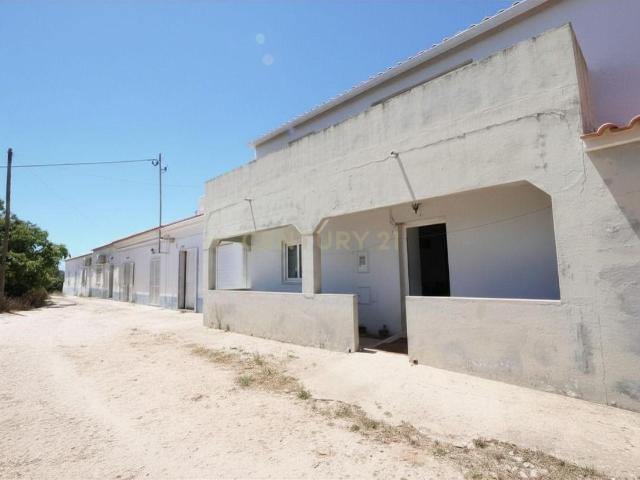 MORADIA T2 COM POTENCIAL ÚNICO EM MEDEIROS, SILVES | 270.000€
