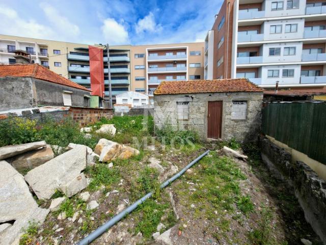 Moradia térrea situada em Areosa Viana do Castelo