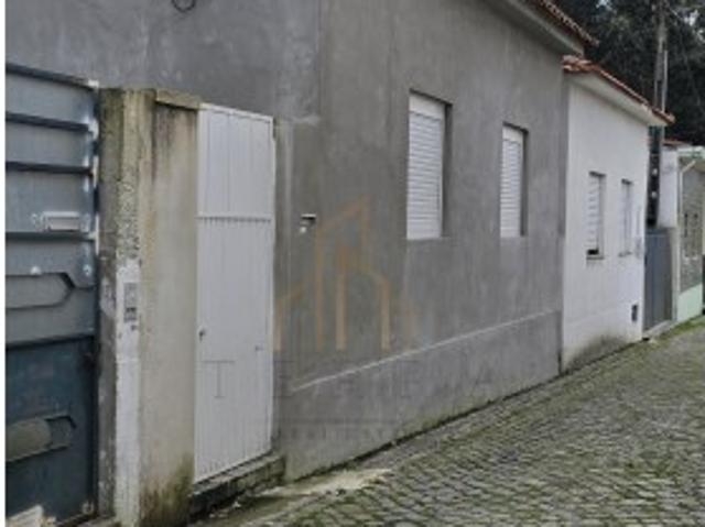 MORADIA TérreaT3+1 em Crestins, Maia