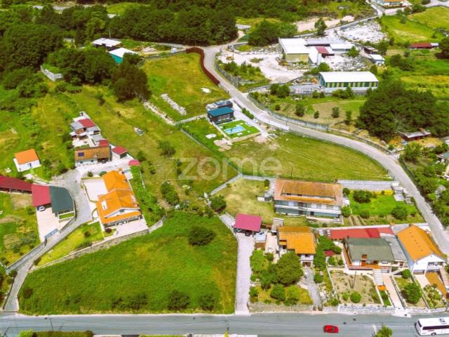 Moradia + Terreno com Horizonte Verde a Perder de Vista | Penafiel