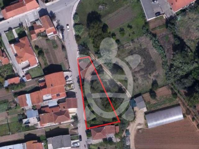 Moradia, Terreno e Moinhos