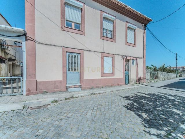 Investimento com Rendimento | 5 Moradias em Lote de 1016 m² | Matosinhos