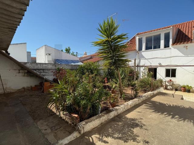 Moradia típica T4, em Alvalade Sado – Tradição, espaço e ver. 106m² Alvalade