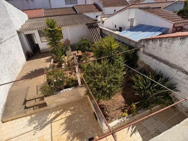 Moradia típica T4, em Alvalade Sado Tradição, espaço e versatilidade