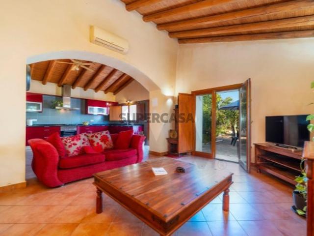 Moradia típica algarvia T3 convertida em T2 com piscina O seu refúgio no Algarve!