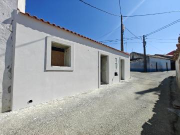 Moradia típica portuguesa no centro da aldeia 0m² Olho Marinho